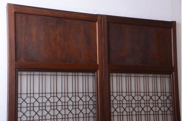 古民具・骨董　組子入りすりガラス帯のアンティーク板戸2枚セット