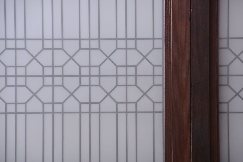 古民具・骨董　組子入りすりガラス帯のアンティーク板戸2枚セット