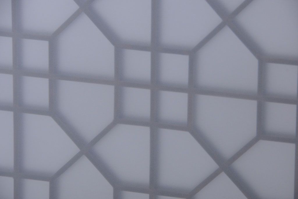 古民具・骨董　組子入りすりガラス帯のアンティーク板戸