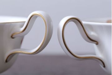 中古　イギリスWedgwood(ウェッジウッド) ワイルドストロベリー　カップ&ソーサー2客(洋食器)