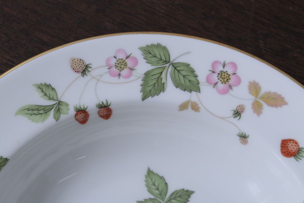アンティーク雑貨　中古　イギリスWedgwood(ウェッジウッド) ワイルドストロベリー　スーププレート2枚セット(洋食器)