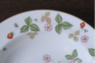 アンティーク雑貨　中古　イギリスWedgwood(ウェッジウッド) ワイルドストロベリー　スーププレート2枚セット(洋食器)