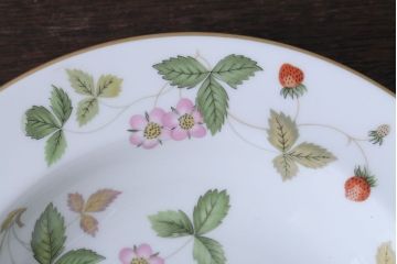 アンティーク雑貨　中古　イギリスWedgwood(ウェッジウッド) ワイルドストロベリー　スーププレート2枚セット(洋食器)