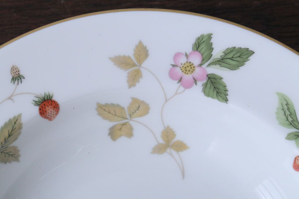 アンティーク雑貨　中古　イギリスWedgwood(ウェッジウッド) ワイルドストロベリー　スーププレート2枚セット(洋食器)