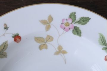 アンティーク雑貨　中古　イギリスWedgwood(ウェッジウッド) ワイルドストロベリー　スーププレート2枚セット(洋食器)
