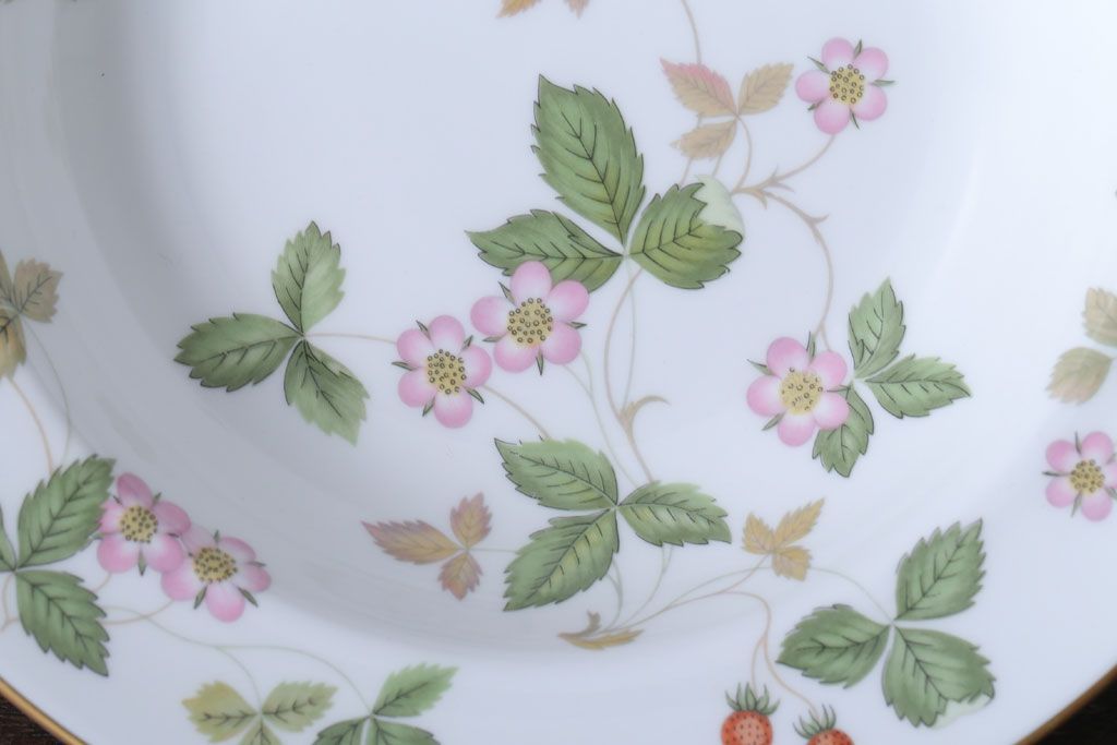 アンティーク雑貨　中古　イギリスWedgwood(ウェッジウッド) ワイルドストロベリー　スーププレート2枚セット(洋食器)