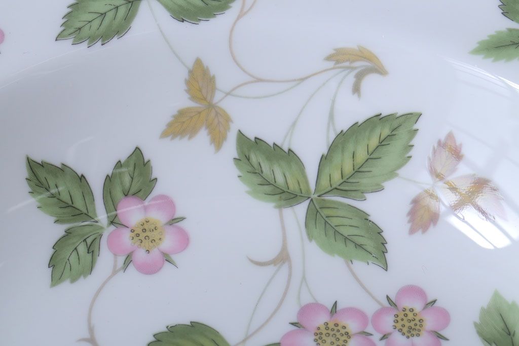 アンティーク雑貨　中古　イギリスWedgwood(ウェッジウッド) ワイルドストロベリー　スーププレート2枚セット(洋食器)