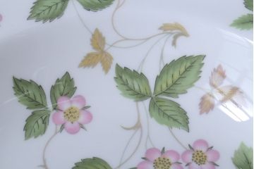 アンティーク雑貨　中古　イギリスWedgwood(ウェッジウッド) ワイルドストロベリー　スーププレート2枚セット(洋食器)