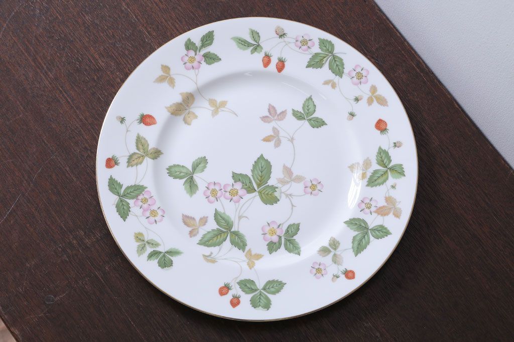 中古　イギリスWedgwood(ウェッジウッド) ワイルドストロベリー　27cmプレート(皿)(洋食器)