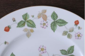 中古　イギリスWedgwood(ウェッジウッド) ワイルドストロベリー　27cmプレート(皿)(洋食器)