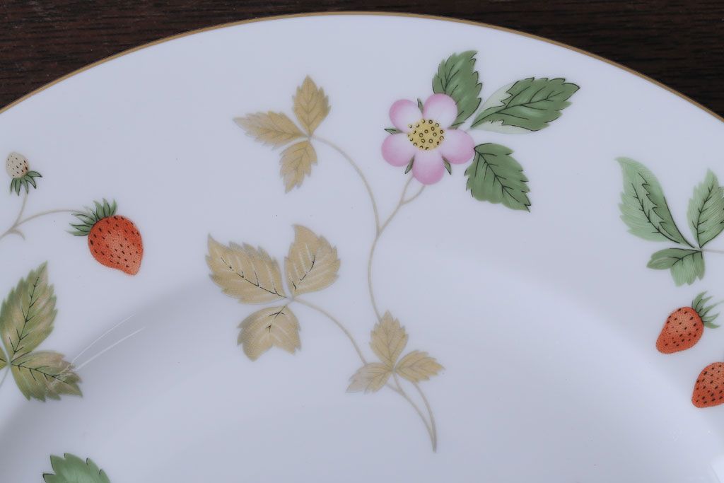 中古　イギリスWedgwood(ウェッジウッド) ワイルドストロベリー　27cmプレート(皿)(洋食器)