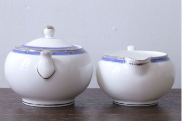 中古　イギリスWedgwood(ウェッジウッド)　キングスブリッジ　カップ&ソーサー・シュガー・クリーマー(洋食器)