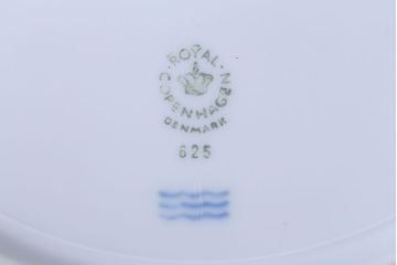 アンティーク雑貨　中古　ROYAL COPENHAGEN(ロイヤルコペンハーゲン)　WHITE FLUTED HALF LACE(ホワイトフルーテッド・ハーフレース) 25cmプレート(大皿)3枚セット(洋食器)