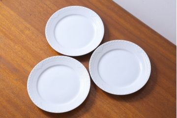 アンティーク雑貨　中古　ROYAL COPENHAGEN(ロイヤルコペンハーゲン)　WHITE FLUTED HALF LACE(ホワイトフルーテッド・ハーフレース) 25cmプレート(大皿)3枚セット(洋食器)