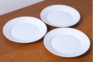 アンティーク雑貨　中古　ROYAL COPENHAGEN(ロイヤルコペンハーゲン)　WHITE FLUTED HALF LACE(ホワイトフルーテッド・ハーフレース) 25cmプレート(大皿)3枚セット(洋食器)