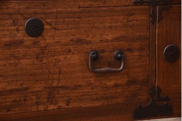 アンティーク家具　和製アンティーク　シンプルでモダンな桐箪笥ローボード(衣装箪笥)