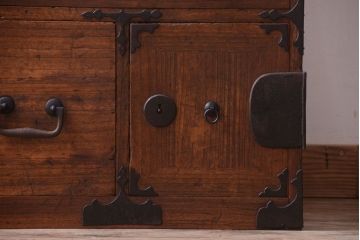 アンティーク家具　和製アンティーク　シンプルでモダンな桐箪笥ローボード(衣装箪笥)