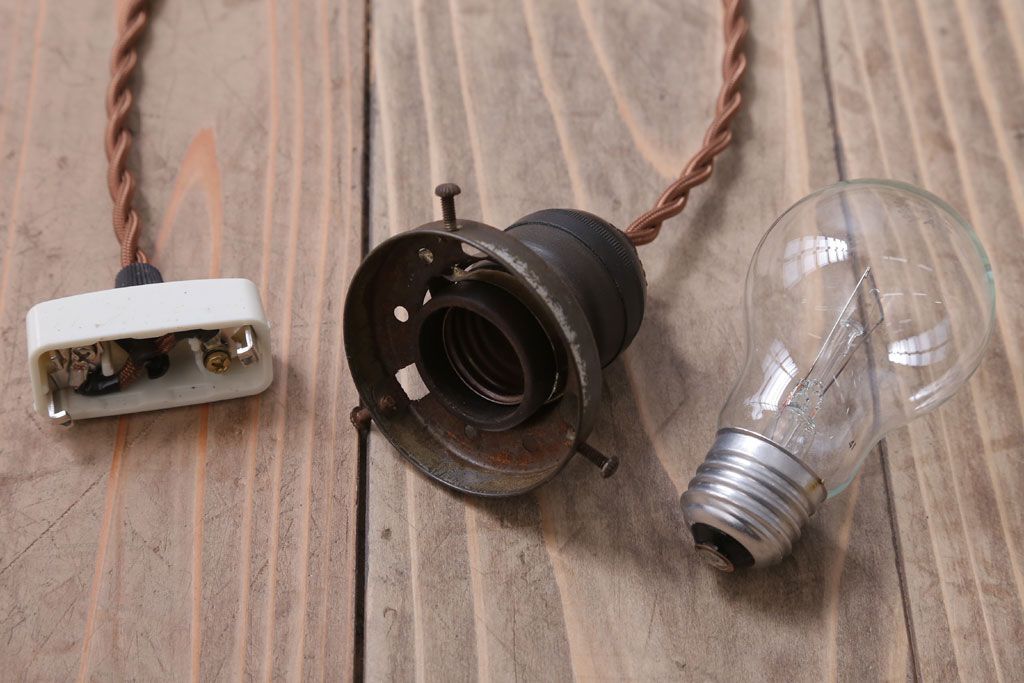 アンティーク　和の雰囲気溢れるガラスシェード天井照明(電傘)