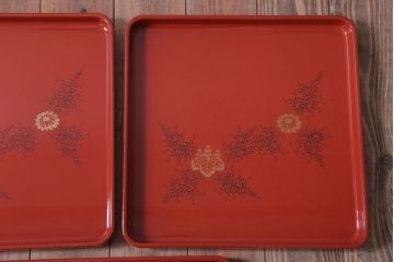 アンティーク雑貨　アンティーク　大正〜昭和初期　沈金蒔絵木製お膳5枚(漆器)(1)