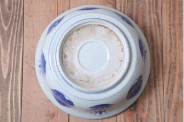 アンティーク雑貨　古民具・骨董　明治期　微塵唐草　菖蒲の図　染付深鉢(伊万里、窓絵、皿)