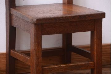 レトロ家具　和製アンティーク　素朴でレトロな古い木製の小ぶりな椅子(チェア)