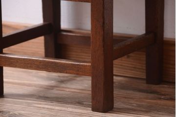 レトロ家具　和製アンティーク　素朴でレトロな古い木製の小ぶりな椅子(チェア)