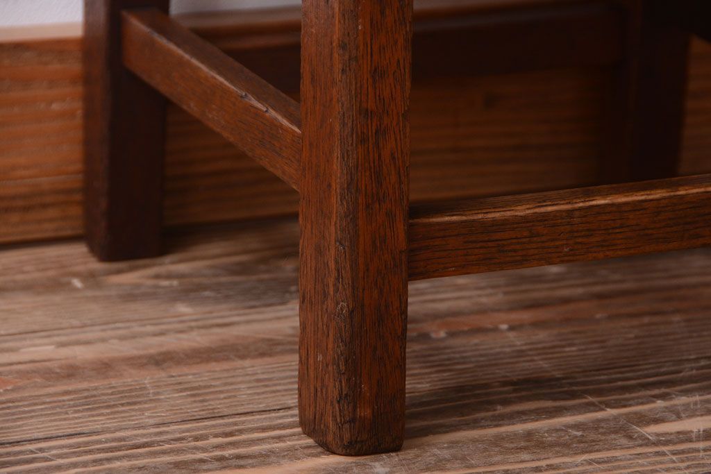 レトロ家具　和製アンティーク　素朴でレトロな古い木製の小ぶりな椅子(チェア)