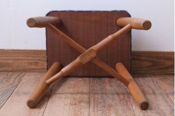 レトロ家具　和製アンティーク　古い木のレトロなクッション座面角スツール(3)