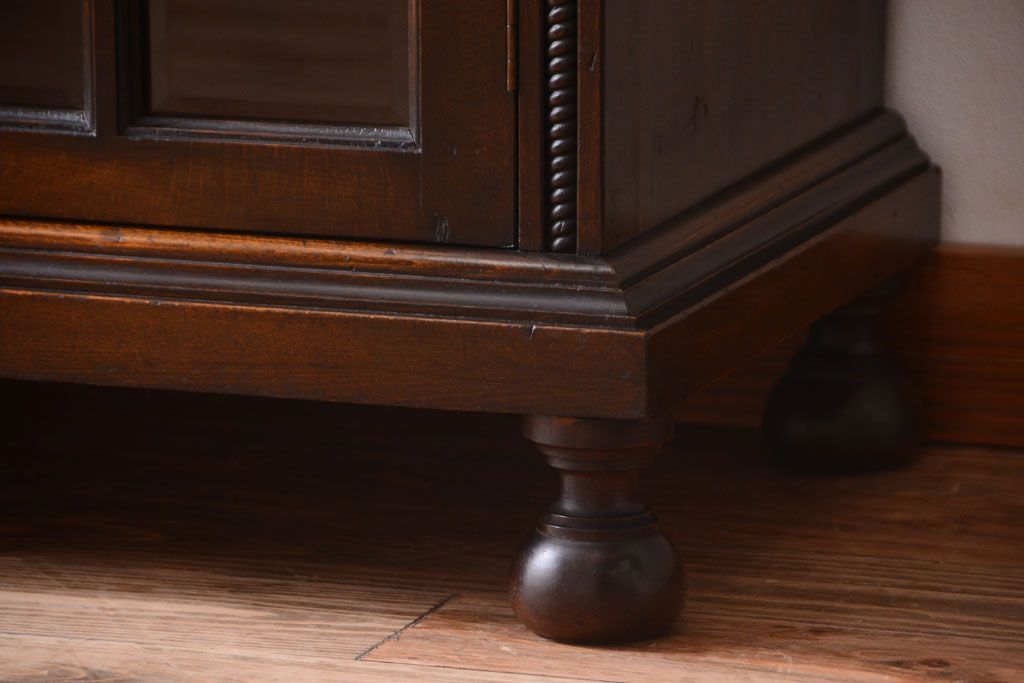 アンティーク家具　アンティーク　日本製　高級品!脚付きサイドボード