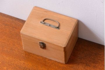 アンティーク雑貨　昭和レトロ　ナラ材の小さなアンティーク木箱(2)