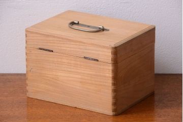 アンティーク雑貨　昭和レトロ　ナラ材の小さなアンティーク木箱(2)