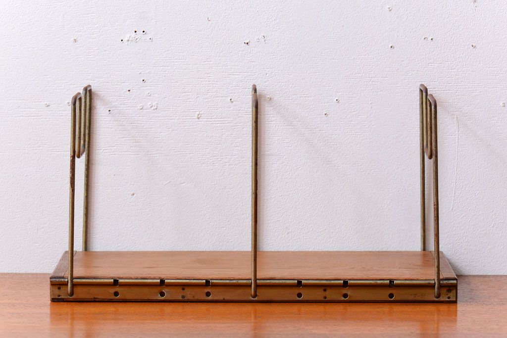 レトロ家具　昭和レトロ　シンプルなアンティークワイヤー本立て