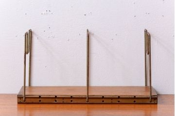 レトロ家具　昭和レトロ　シンプルなアンティークワイヤー本立て