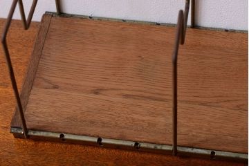 レトロ家具　昭和レトロ　シンプルなアンティークワイヤー本立て