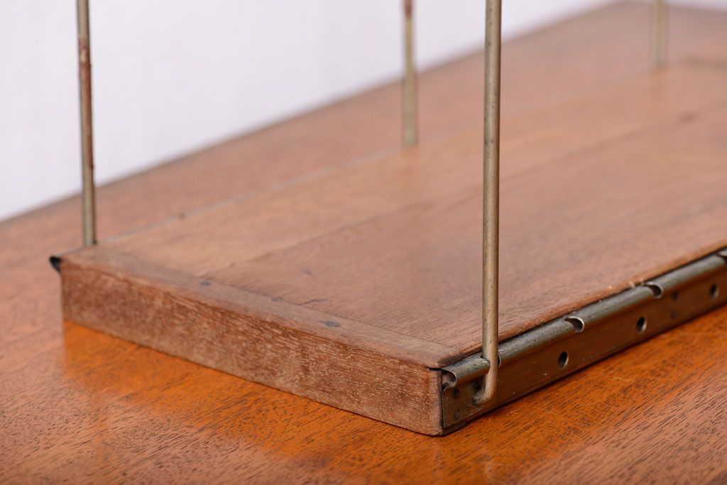 レトロ家具　昭和レトロ　シンプルなアンティークワイヤー本立て