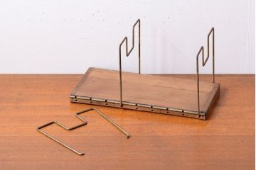 レトロ家具　昭和レトロ　シンプルなアンティークワイヤー本立て