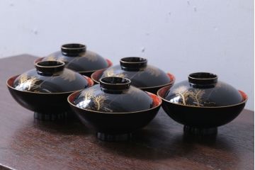 アンティーク雑貨　アンティーク　昭和二年　木製の鶴蒔絵椀5客セット(漆器)