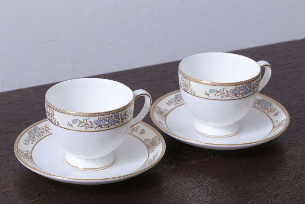 アンティーク雑貨　中古　イギリスWedgwood(ウェッジウッド)　Cliveden(クリブデン)シリーズ　カップ&ソーサー2客セット(洋食器)