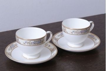アンティーク雑貨　中古　イギリスWedgwood(ウェッジウッド)　Cliveden(クリブデン)シリーズ　カップ&ソーサー2客セット(洋食器)
