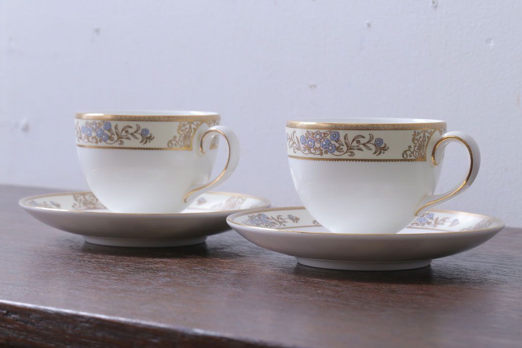 アンティーク雑貨　中古　イギリスWedgwood(ウェッジウッド)　Cliveden(クリブデン)シリーズ　カップ&ソーサー2客セット(洋食器)