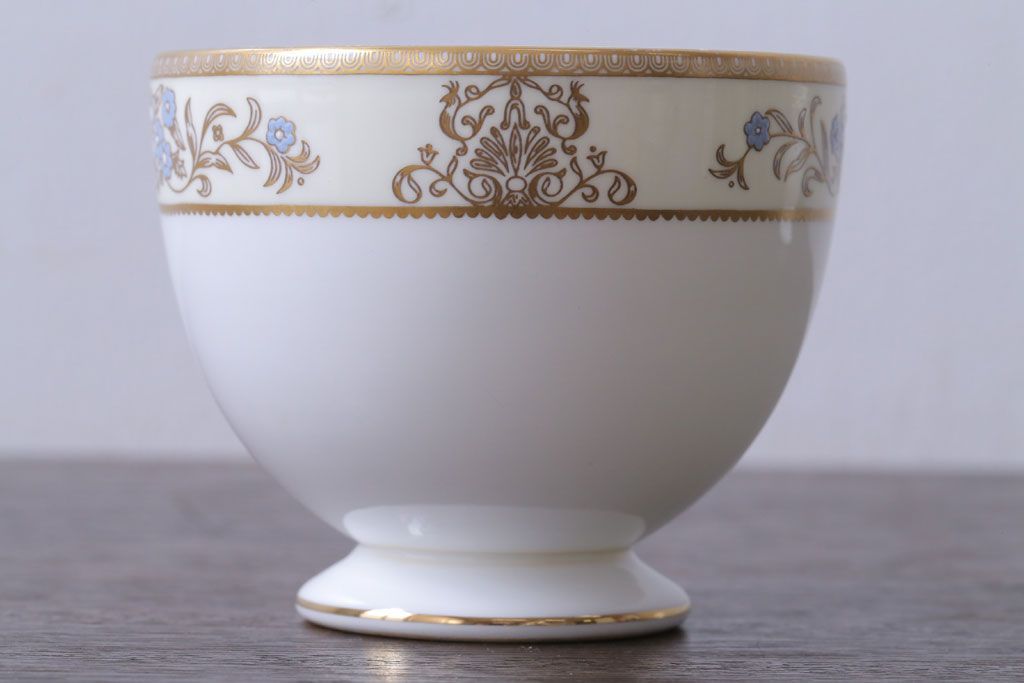 アンティーク雑貨　中古　イギリスWedgwood(ウェッジウッド)　Cliveden(クリブデン)シリーズ　カップ&ソーサー2客セット(洋食器)