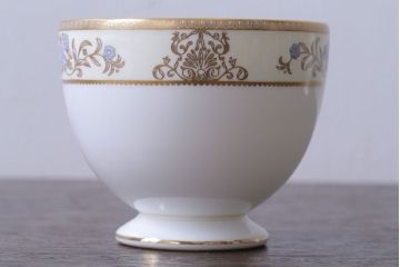 アンティーク雑貨　中古　イギリスWedgwood(ウェッジウッド)　Cliveden(クリブデン)シリーズ　カップ&ソーサー2客セット(洋食器)