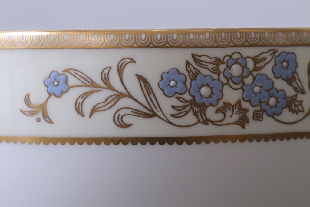 アンティーク雑貨　中古　イギリスWedgwood(ウェッジウッド)　Cliveden(クリブデン)シリーズ　カップ&ソーサー2客セット(洋食器)