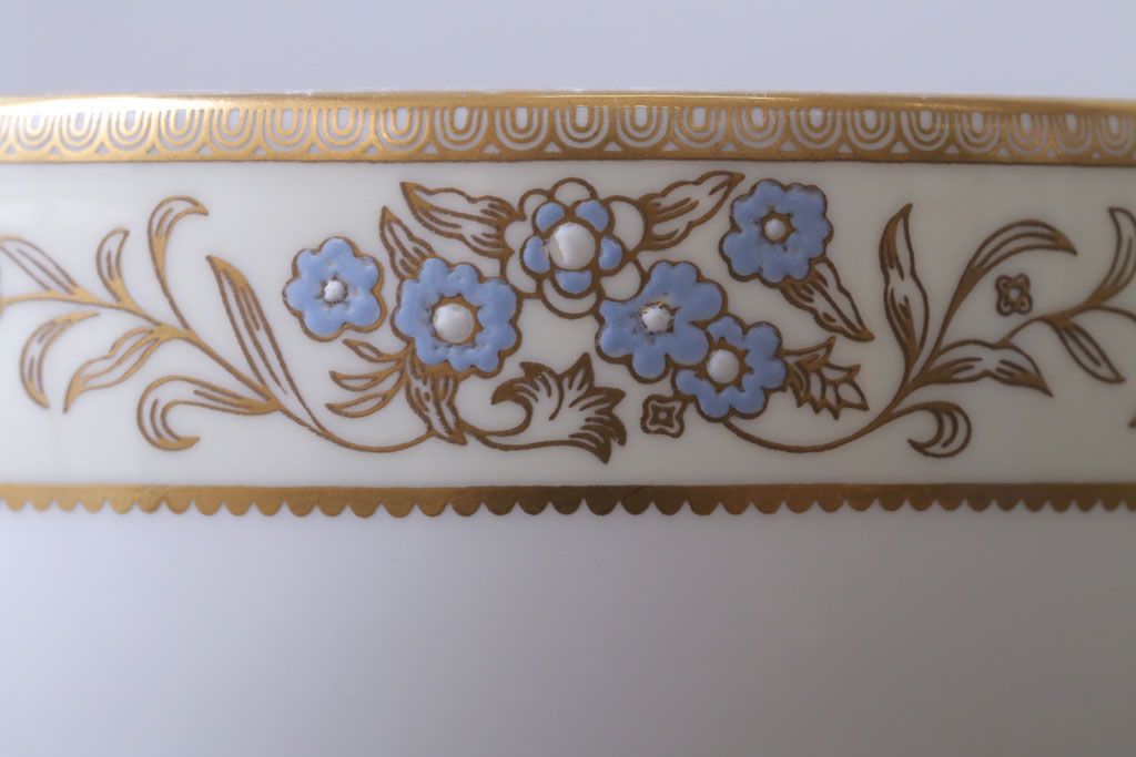 アンティーク雑貨　中古　イギリスWedgwood(ウェッジウッド)　Cliveden(クリブデン)シリーズ　カップ&ソーサー2客セット(洋食器)