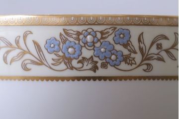 アンティーク雑貨　中古　イギリスWedgwood(ウェッジウッド)　Cliveden(クリブデン)シリーズ　カップ&ソーサー2客セット(洋食器)