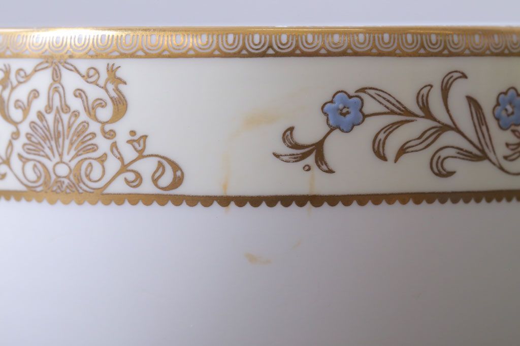 アンティーク雑貨　中古　イギリスWedgwood(ウェッジウッド)　Cliveden(クリブデン)シリーズ　カップ&ソーサー2客セット(洋食器)