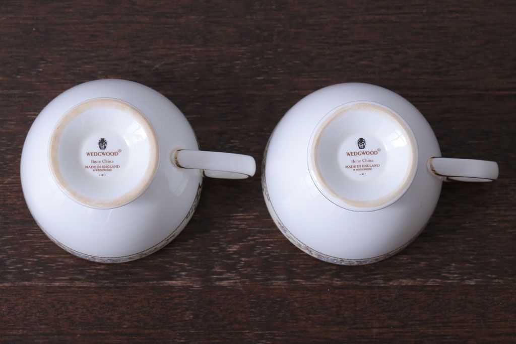 アンティーク雑貨　中古　イギリスWedgwood(ウェッジウッド)　Cliveden(クリブデン)シリーズ　カップ&ソーサー2客セット(洋食器)