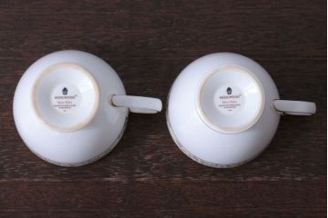 アンティーク雑貨　中古　イギリスWedgwood(ウェッジウッド)　Cliveden(クリブデン)シリーズ　カップ&ソーサー2客セット(洋食器)
