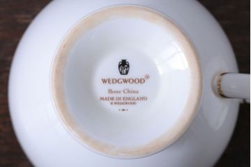 アンティーク雑貨　中古　イギリスWedgwood(ウェッジウッド)　Cliveden(クリブデン)シリーズ　カップ&ソーサー2客セット(洋食器)