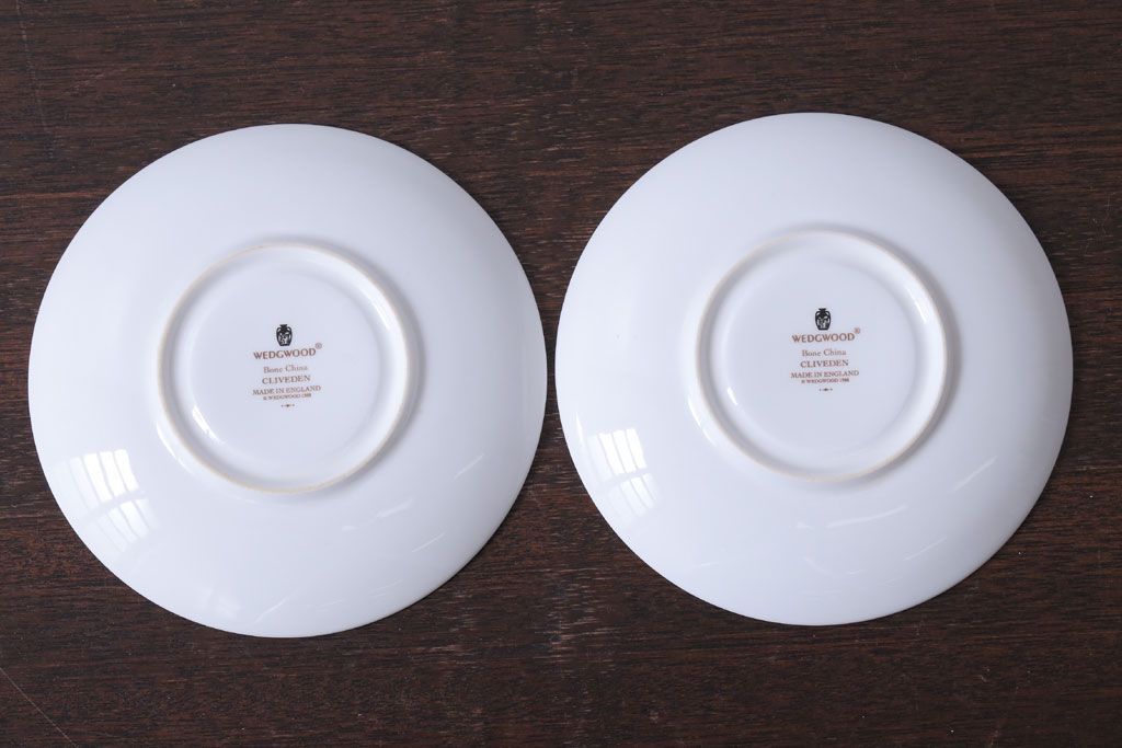 アンティーク雑貨　中古　イギリスWedgwood(ウェッジウッド)　Cliveden(クリブデン)シリーズ　カップ&ソーサー2客セット(洋食器)